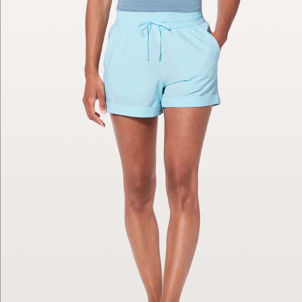 Lululemon Spring Break Away Shorts Blue Glow!